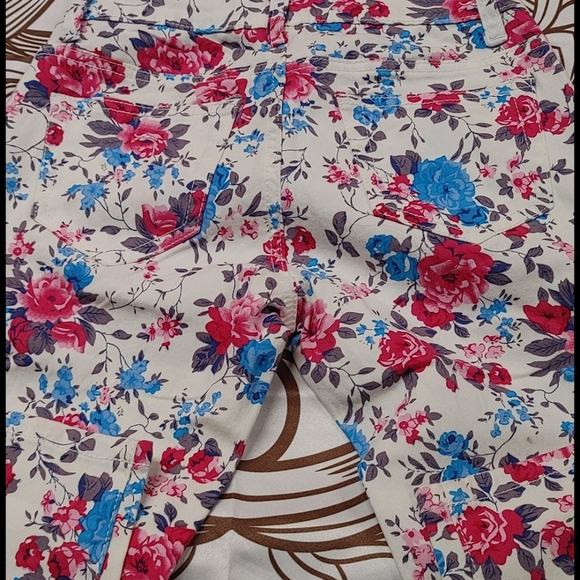 Jeans - Picture 4 of 4